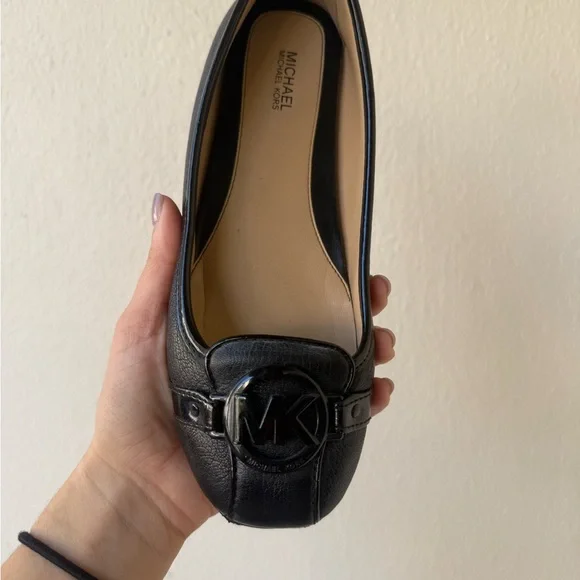 Michael Kors Black Leather flats - Picture 3 of 5
